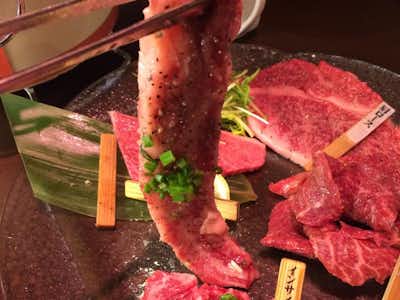 炭火焼肉 仁の口コミ評価評判一本カルビ