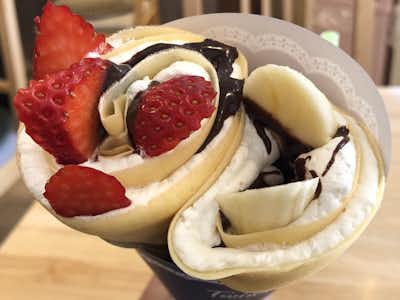ツインズクレープ(Twins crepe)の口コミ評価評判ツインズクレープ　バナナチョコ生クリーム X いちごチョコ生クリーム