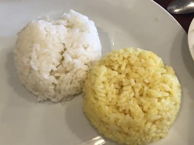 カレーダイニング　Very Well（ベリーウェル）の口コミ評価評判通常のライスとサフランライス