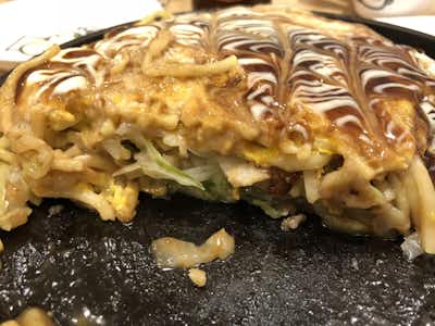 お好み焼き  千房  セレオ八王子支店の口コミ評価評判広島風なので焼きそばが間に挟んであります