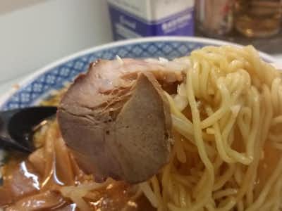 【閉店】たけちゃんの口コミ評価評判麺とチャーシューと玉ねぎを一気に口へ！