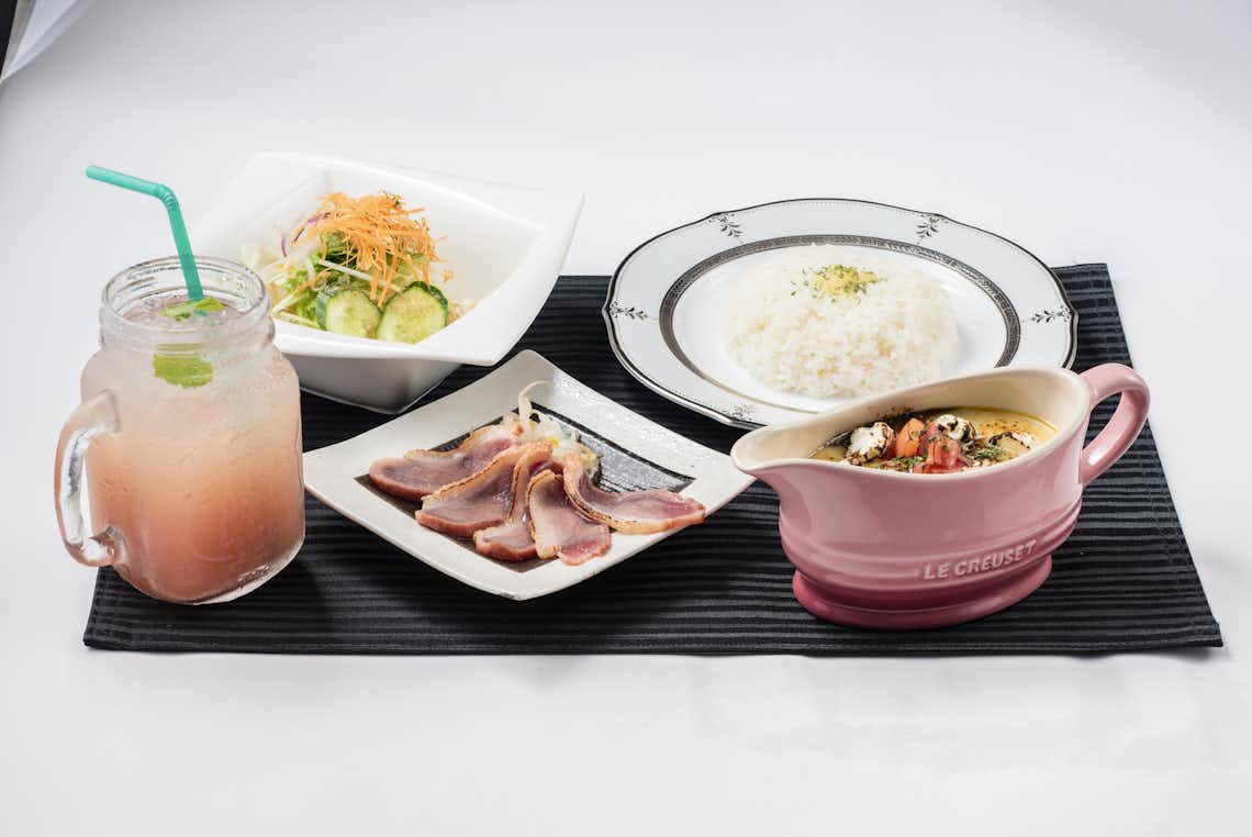 がじゅまるの樹 がじゅまるの樹】自家製欧風カレー専門店 | Mはち