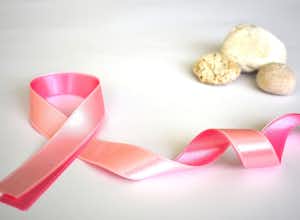 特定疾病保険の大切さ　～乳がんに罹患した女性の体験談～ 
