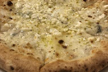 CASSI Pizzeria e Trattoria 八王子みなみ野の口コミ評価評判ハチミツかけて食べましょう