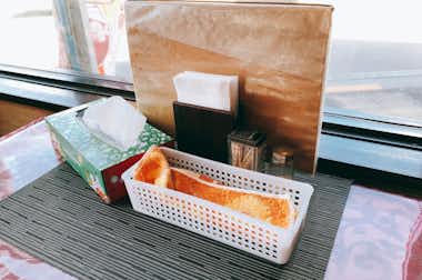 カトマンズ（【旧店名】ダウラギリ）の口コミ評価評判テーブル