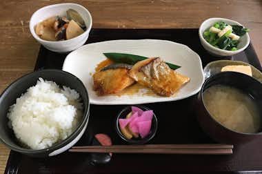 おばんざい たのしやの口コミ評価評判日替ランチのヒラマサの照焼