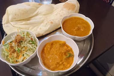 ミリス curry&bar（ミリスカレーアンドバー）の口コミ評価評判Bセットのチキンカレーと野菜カレー
