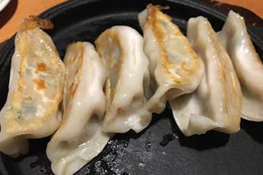 居酒屋  エビス西八王子総本店の口コミ評価評判肉汁鉄板餃子