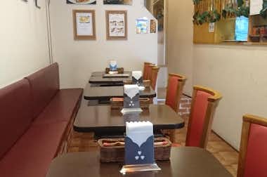 ミリス curry&bar（ミリスカレーアンドバー）の口コミ評価評判店内