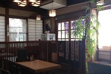小いけの口コミ評価評判店内 テーブル
