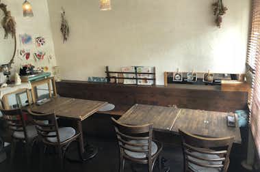 cafe＆bar apego（アペゴ）の口コミ評価評判テーブル席