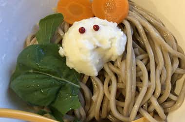 ビーフラーメン＆つけ麺 シゲジンの口コミ評価評判ビーフつけ麺　うさぎの盛り付け