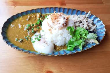 東山カレーの口コミ評価評判みそカレーとグリーンカレーのあいがけ
