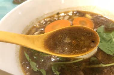 ビーフラーメン＆つけ麺 シゲジンの口コミ評価評判スープ ビーフラーメン