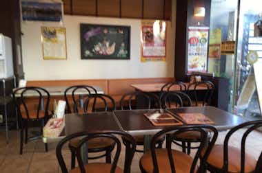 ルミーズの口コミ評価評判明るい店内
