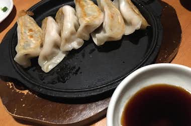 居酒屋  エビス西八王子総本店の口コミ評価評判肉汁鉄板餃子